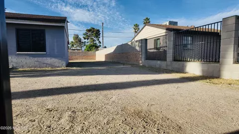 Exterior - 3723 E March Pl, Tucson, AZ 85713 photo 2 of 15