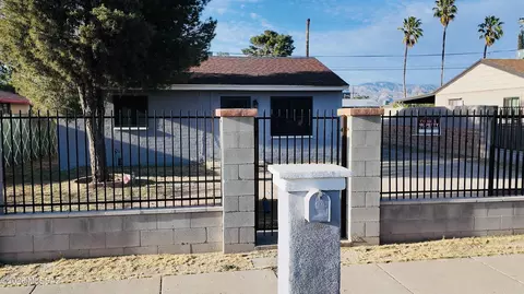 Exterior - 3723 E March Pl, Tucson, AZ 85713 photo 1 of 15