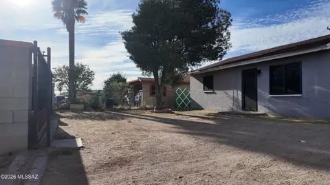 Exterior - 3723 E March Pl, Tucson, AZ 85713 photo 7 of 15