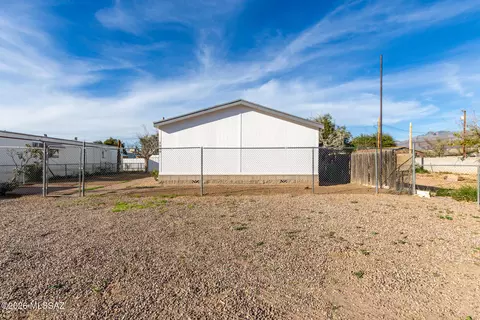 1000 W Garnette St, Tucson, AZ 85705