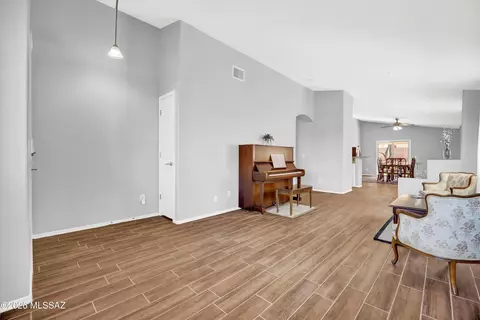 Entry Way - 7757 S Precious Opal Dr, Tucson, AZ 85747 photo 2 of 5