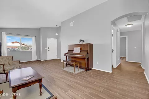 Entry Way - 7757 S Precious Opal Dr, Tucson, AZ 85747 photo 3 of 5