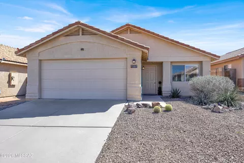 Exterior - 7757 S Precious Opal Dr, Tucson, AZ 85747 photo 3 of 7