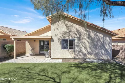 Exterior - 7757 S Precious Opal Dr, Tucson, AZ 85747 photo 5 of 7
