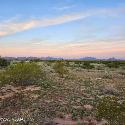 7716 N Shadows Desert Ln, Marana, AZ 85743