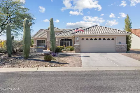 1547 N Buttes Dr, Green Valley, AZ 85614