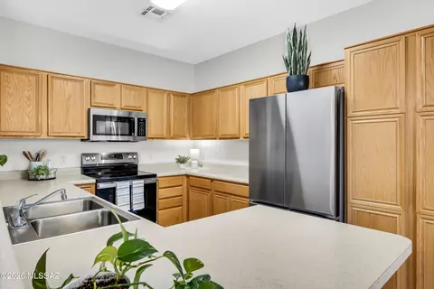 Kitchen - 8584 S Magellan Dr, Tucson, AZ 85756 photo 2 of 4