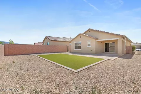 Exterior - 13173 E Iron Chief Dr, Tucson, AZ 85747 photo 3 of 5
