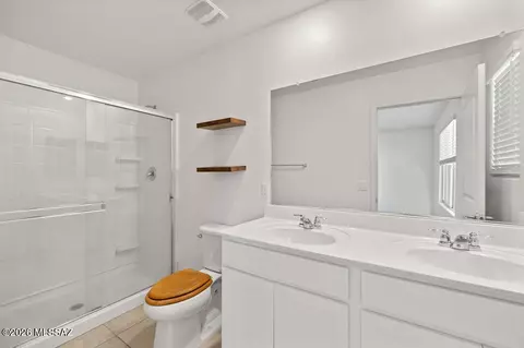 Bath - 13173 E Iron Chief Dr, Tucson, AZ 85747 photo 2 of 2