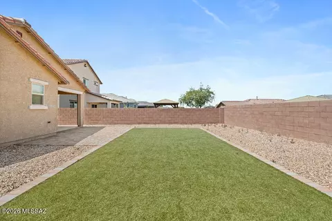 Exterior - 13173 E Iron Chief Dr, Tucson, AZ 85747 photo 4 of 5