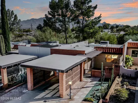 413 W Calle De Oro, Green Valley, AZ 85614