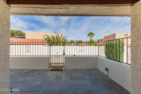 5935 E Sun County Blvd, Tucson, AZ 85712