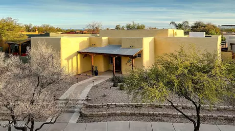 10440 E Roylstons Ln, Tucson, AZ 85747
