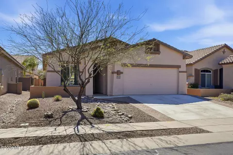 995 W Waxleaf Pl, Oro Valley, AZ 85755