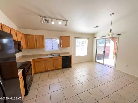 Kitchen - 7876 S Baja Stone Ave, Tucson, AZ 85756 photo 2 of 2