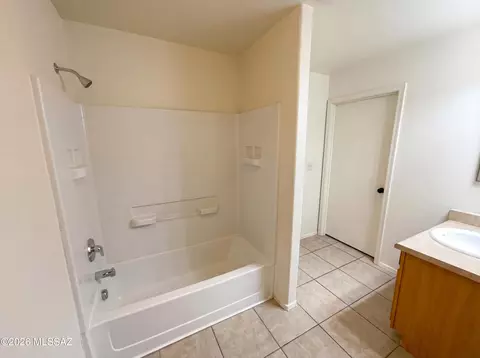 Bath - 7876 S Baja Stone Ave, Tucson, AZ 85756 photo 1 of 3