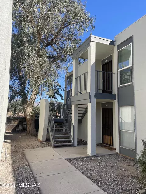 1620 N Wilmot Rd UNIT L107, Tucson, AZ 85712