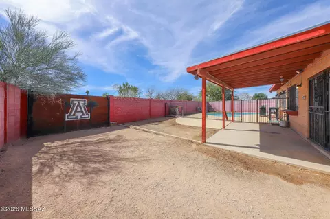 Exterior - 2210 E Oregon St, Tucson, AZ 85706 photo 3 of 10