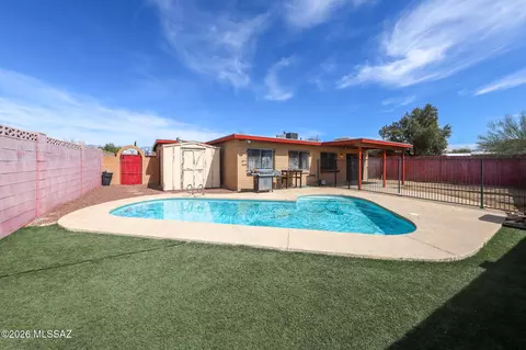Exterior - 2210 E Oregon St, Tucson, AZ 85706 photo 7 of 10