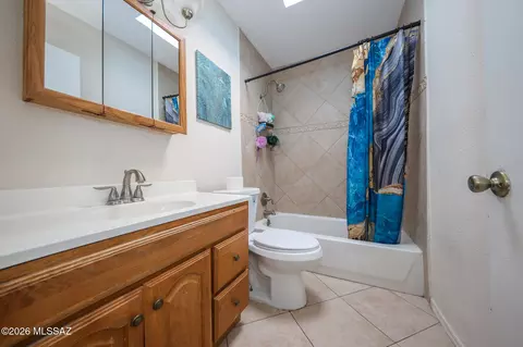 Bath - 2210 E Oregon St, Tucson, AZ 85706 photo 3 of 4