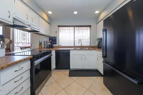 Kitchen - 2210 E Oregon St, Tucson, AZ 85706 photo 2 of 5