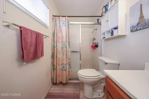 Bath - 2210 E Oregon St, Tucson, AZ 85706 photo 2 of 4