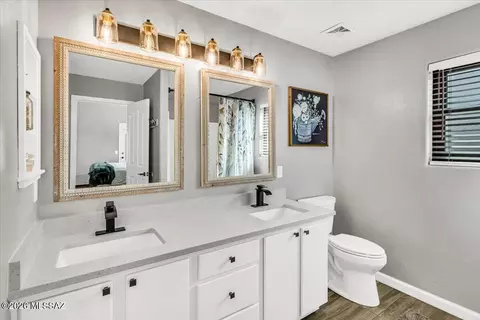 Bath - 17686 W Star Cluster Pl, Marana, AZ 85653 photo 3 of 4