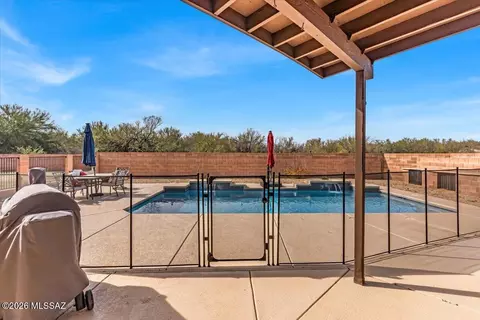 Exterior - 17686 W Star Cluster Pl, Marana, AZ 85653 photo 4 of 10