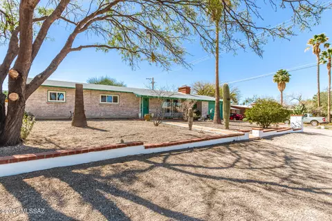 Exterior - 5702 E 6th St, Tucson, AZ 85711 photo 3 of 8