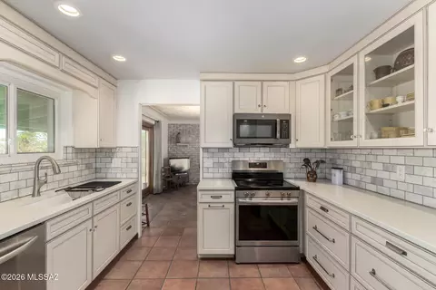Kitchen - 5702 E 6th St, Tucson, AZ 85711 photo 4 of 4