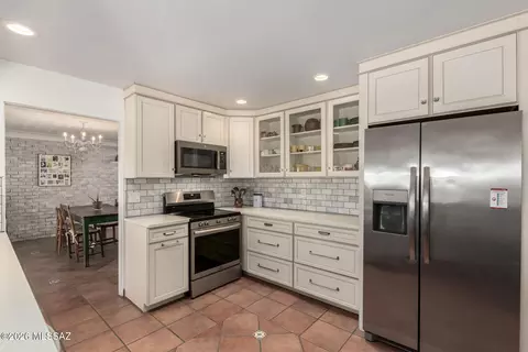 Kitchen - 5702 E 6th St, Tucson, AZ 85711 photo 3 of 4