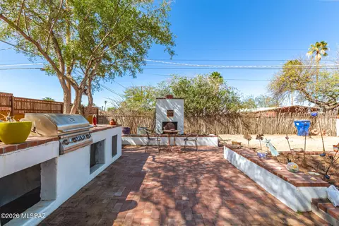 Exterior - 5702 E 6th St, Tucson, AZ 85711 photo 5 of 8