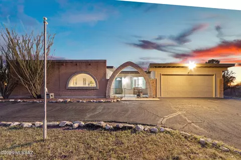 9130 E Chof Ovi Dr, Tucson, AZ 85749