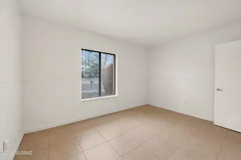 Bedroom - 9521 E 29th St, Tucson, AZ 85748 photo 5 of 7