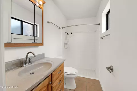 Bath - 9521 E 29th St, Tucson, AZ 85748 photo 2 of 3