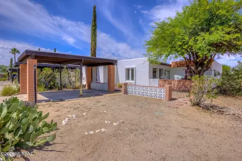 295 W Placita De Los Anillos, Green Valley, AZ 85614