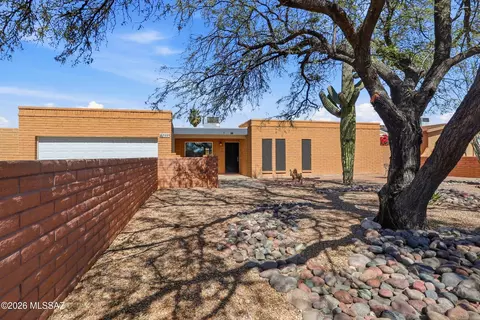 Exterior - 9209 E Baker St, Tucson, AZ 85710 photo 4 of 10