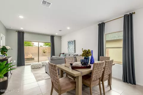 Dining - 6211 E Campolina Trl, Tucson, AZ 85756 photo 2 of 3