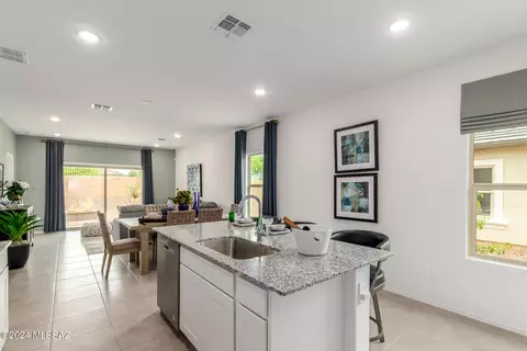 Kitchen - 6211 E Campolina Trl, Tucson, AZ 85756 photo 4 of 4