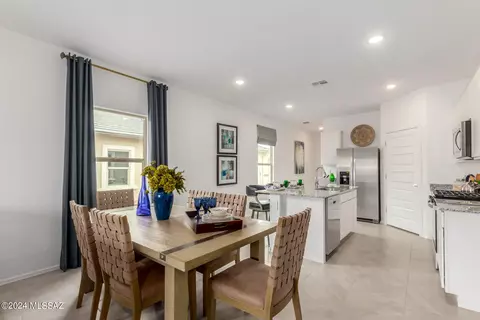 Dining - 6211 E Campolina Trl, Tucson, AZ 85756 photo 3 of 3