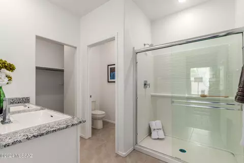 Bath - 6211 E Campolina Trl, Tucson, AZ 85756 photo 1 of 3