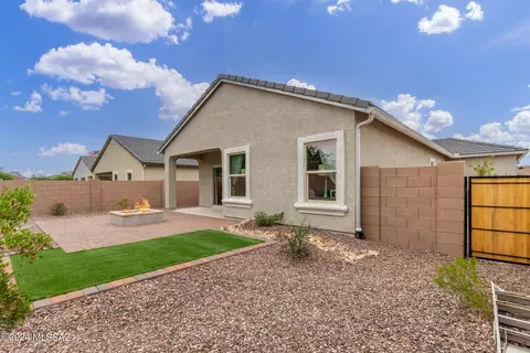 Exterior - 6211 E Campolina Trl, Tucson, AZ 85756 photo 4 of 5