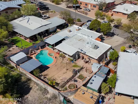 2209 W Window Rock Dr, Tucson, AZ 85745