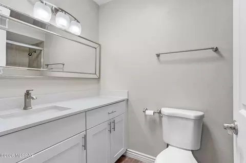 Bath - 8931 E 7th St, Tucson, AZ 85710 photo 2 of 4