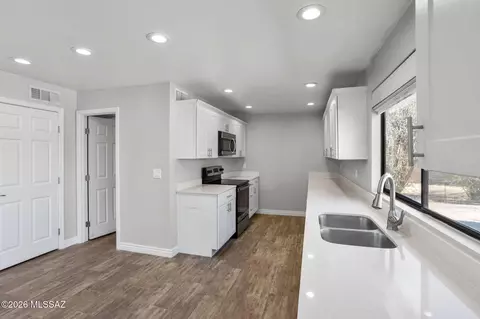 Kitchen - 8931 E 7th St, Tucson, AZ 85710 photo 3 of 4