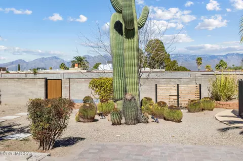 Exterior - 8931 E 7th St, Tucson, AZ 85710 photo 6 of 7