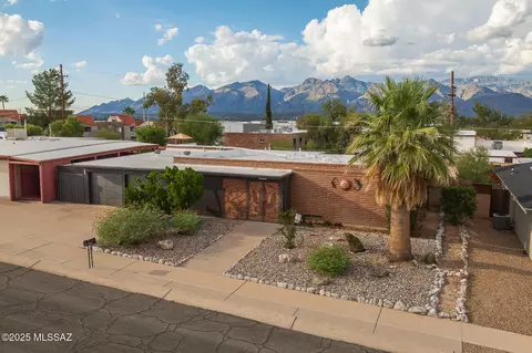 957 N Miller Dr, Tucson, AZ 85710