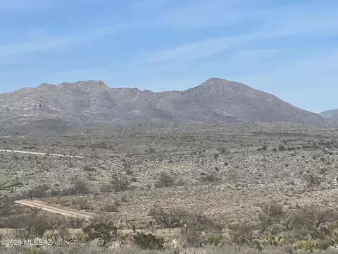 25051 E Low Ln, Benson, AZ 85602