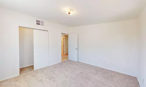 Bedroom - 908 E Graybill Dr, Tucson, AZ 85719 photo 15 of 18