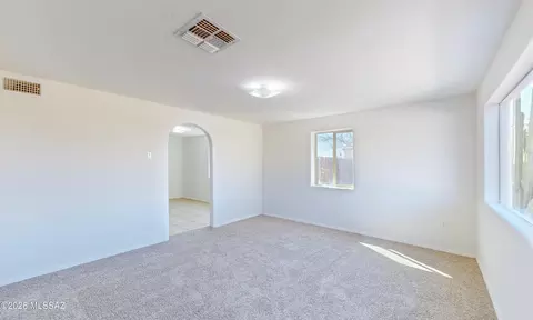 Living - 908 E Graybill Dr, Tucson, AZ 85719 photo 1 of 3